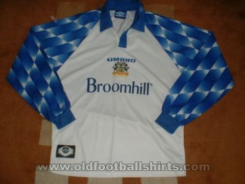 Glenavon Away football shirt 1997 - 1998