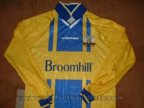 Glenavon Away football shirt 1999 - 2000