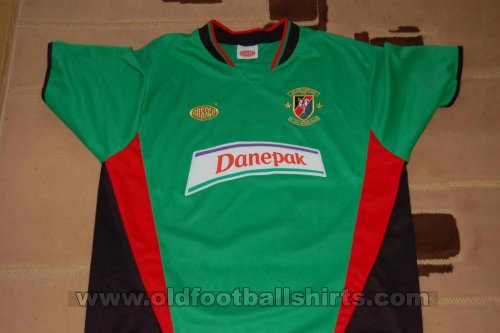 Glentoran Home football shirt 2004 - 2005