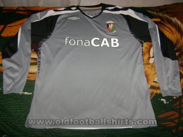 Glentoran Goalkeeper football shirt 2008 - 2009