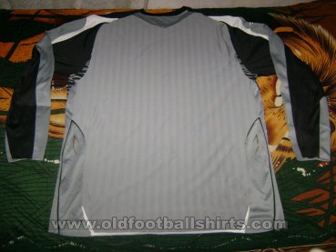 Glentoran Goalkeeper football shirt 2008 - 2009