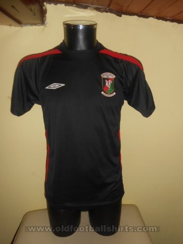 Glentoran Training/Leisure football shirt (unknown year)