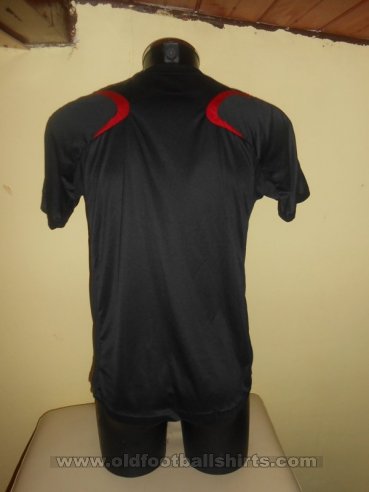 Glentoran Training/Leisure football shirt (unknown year)