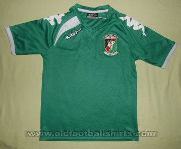Glentoran Training/Leisure football shirt 2016 - 2017