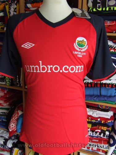 Linfield Training/Leisure football shirt (unknown year)
