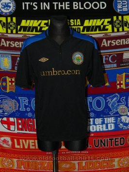 Linfield Training/Leisure football shirt 2011
