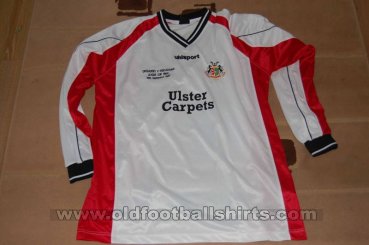 Portadown Special football shirt 1995