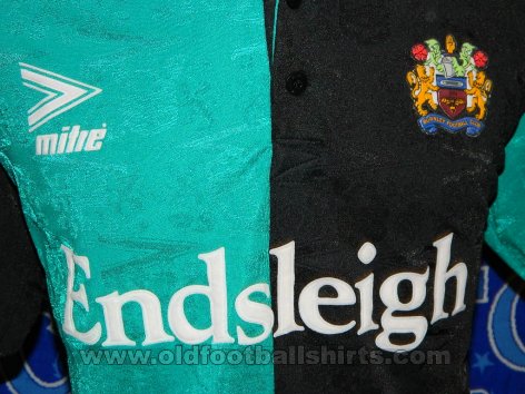 Burnley Third baju bolasepak 1993 - 1995