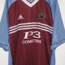 Burnley Home camisa de futebol 1998 - 1999 sponsored by P3 Computers
