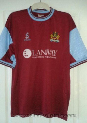 Burnley Home φανέλα ποδόσφαιρου 2001 - 2002