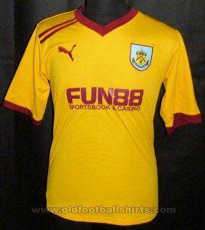 Burnley Away football shirt 2011 - 2012