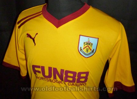 Burnley Away football shirt 2011 - 2012