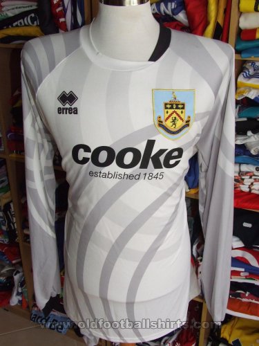 Burnley Goalkeeper football shirt 2009 - 2010