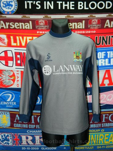 Burnley Goalkeeper football shirt 2001 - 2002
