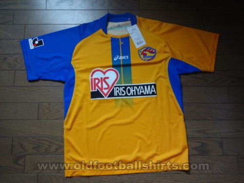 Vegalta Sendai Home football shirt 2009 - ?