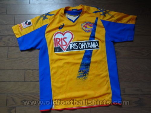 Vegalta Sendai Home football shirt 2013