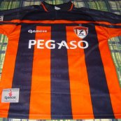 Home football shirt 2001 - 2002