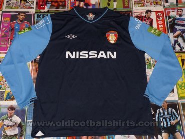 St Patricks Athletic Away football shirt 2010 - 2011