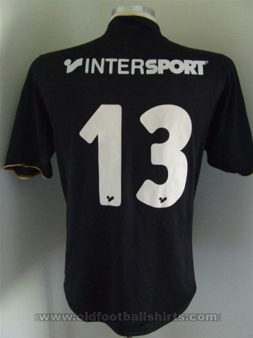 Umea IK Womens Teams football shirt (unknown year)