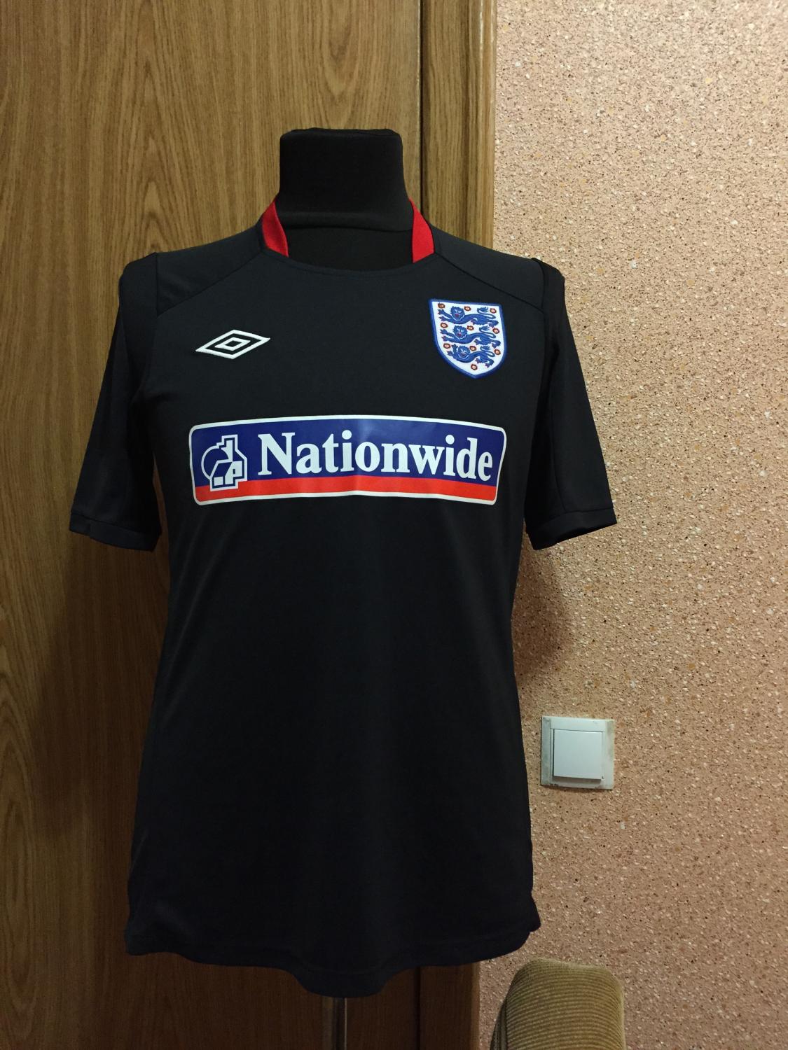 England Training/Leisure football shirt 1966 - 2017.