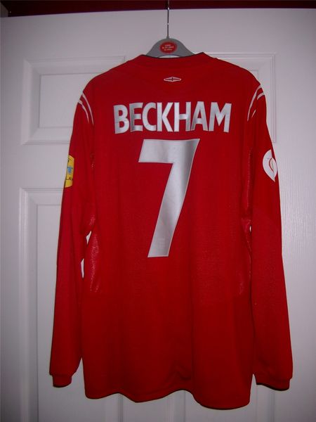 England Away football shirt 2004 - 2006.