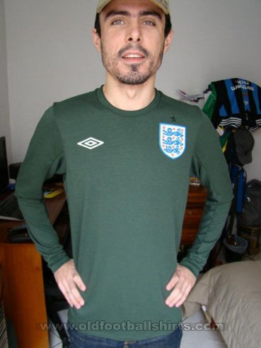 England Goalkeeper football shirt 2009 - 2011