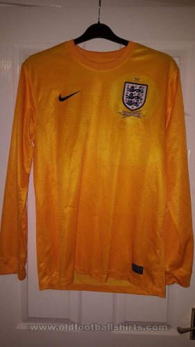 England Goalkeeper football shirt 2013 - 2014