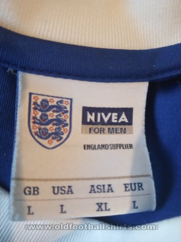 England Training/Leisure football shirt 2011