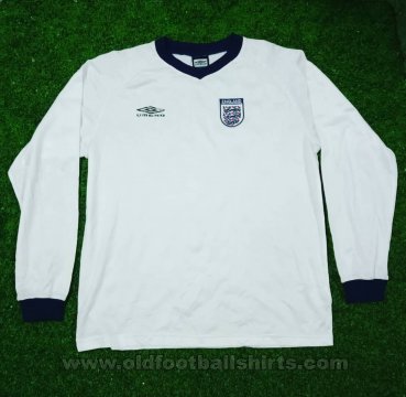 England Training/Leisure football shirt 1999