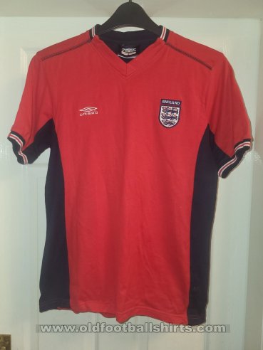 England Training/Leisure football shirt 2002 - 2004