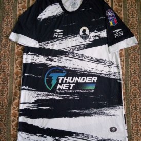 Zamora FC Home football shirt 2023 sponsored by Thunder Net