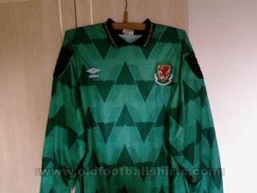 Wales Goalkeeper football shirt 1990 - 1994