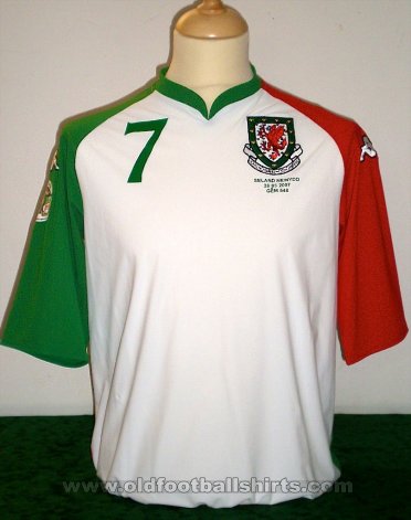 Wales Third football shirt 2006 - 2007
