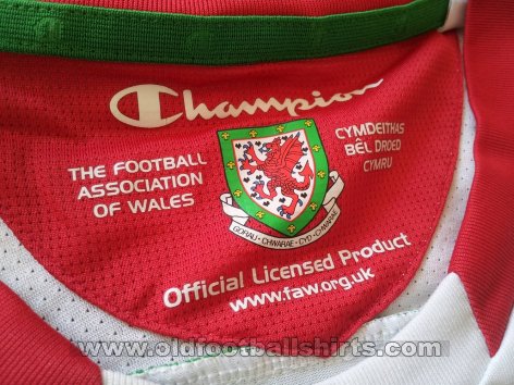 Wales Away football shirt 2009 - 2010