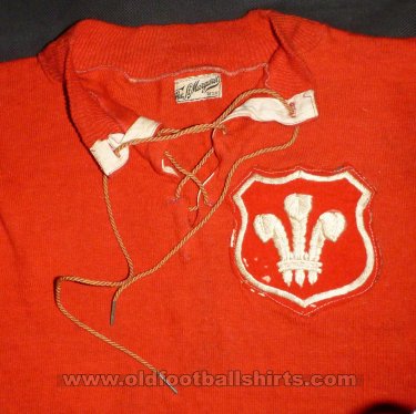 Wales Home football shirt 1920 - 1925