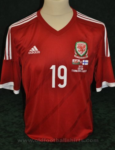 Wales Home football shirt 2013 - 2014
