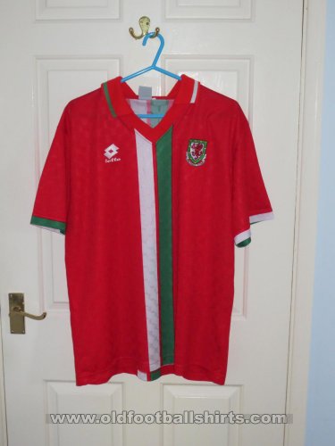 Wales Home football shirt 1996 - 1998