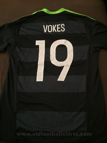 Wales Uit  voetbalshirt  2015 - 2016