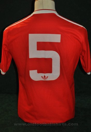 Wales Home football shirt 1984 - 1987 Wales Home football shirt 1984 - 1987