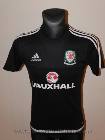 Wales Training/Leisure football shirt 2016 - 2017