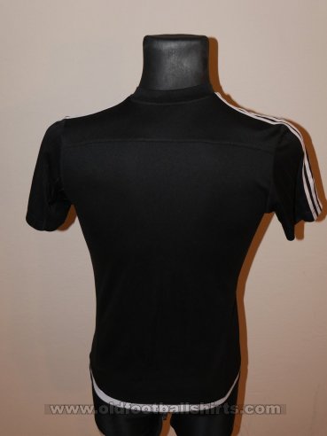 Wales Training/Leisure football shirt 2016 - 2017