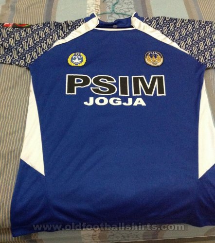 PSIM Yogyakarta Home football shirt 2011 - 2012