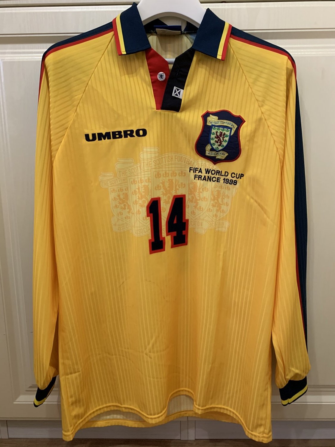 ** BNWT ** 1993-1995 Scotland away football shirt umbro XL 