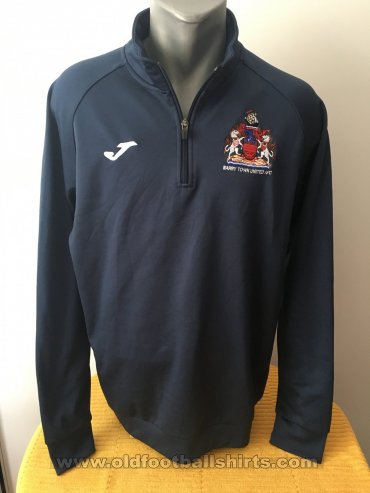 Barry Town United Training/Leisure football shirt 2013 - 2014