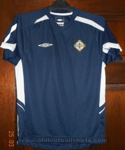 Northern Ireland Training/Leisure football shirt 2007