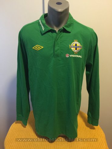 Northern Ireland Training/Leisure football shirt 2011 - 2012