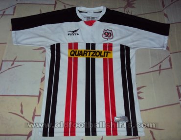 Santa Cruz Third football shirt 2004