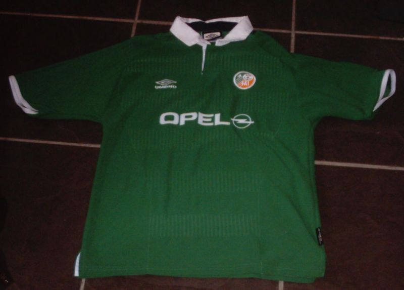 Republic of Ireland Home football shirt 2000 - 2001