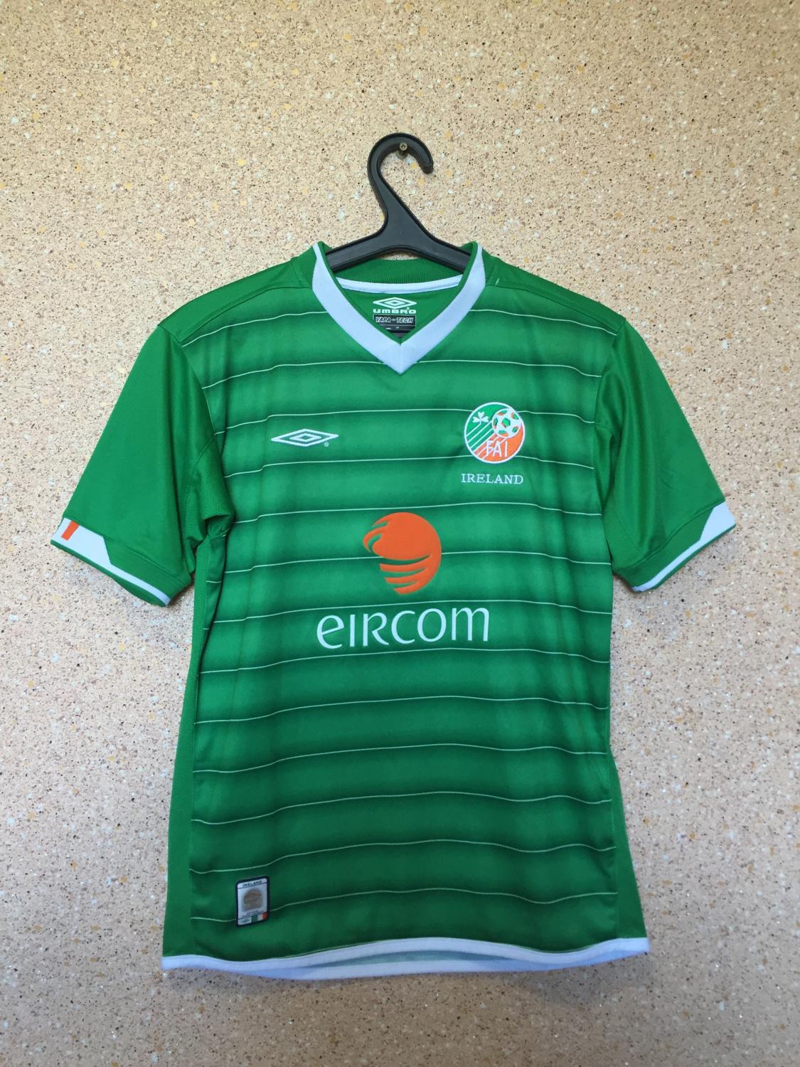 Republic of Ireland Home football shirt 2003 2004.