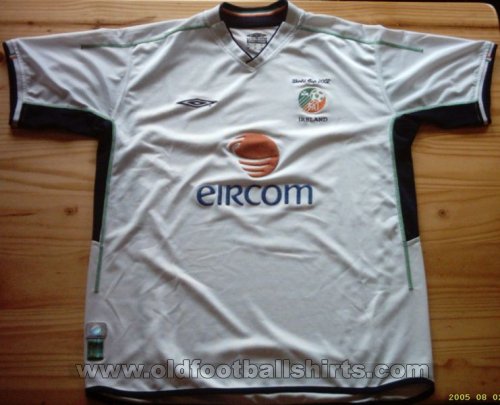 Republic of Ireland Away football shirt 2002 - 2003